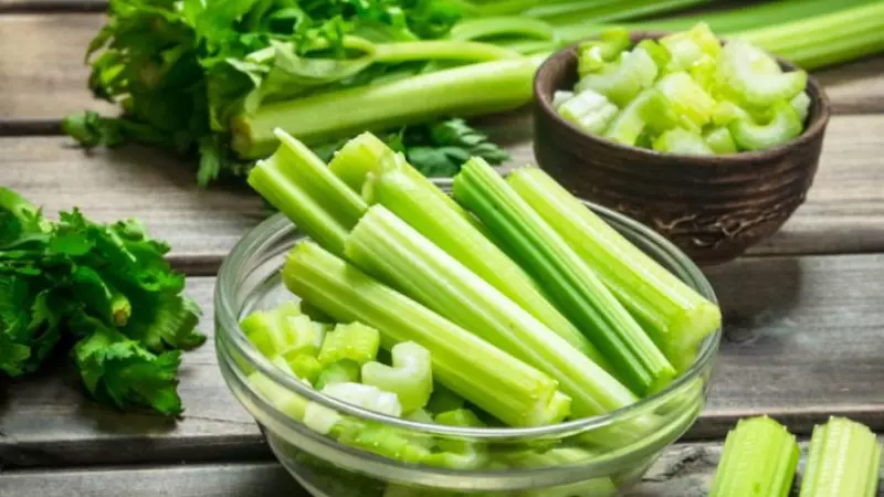 Cần tây - cần tàu