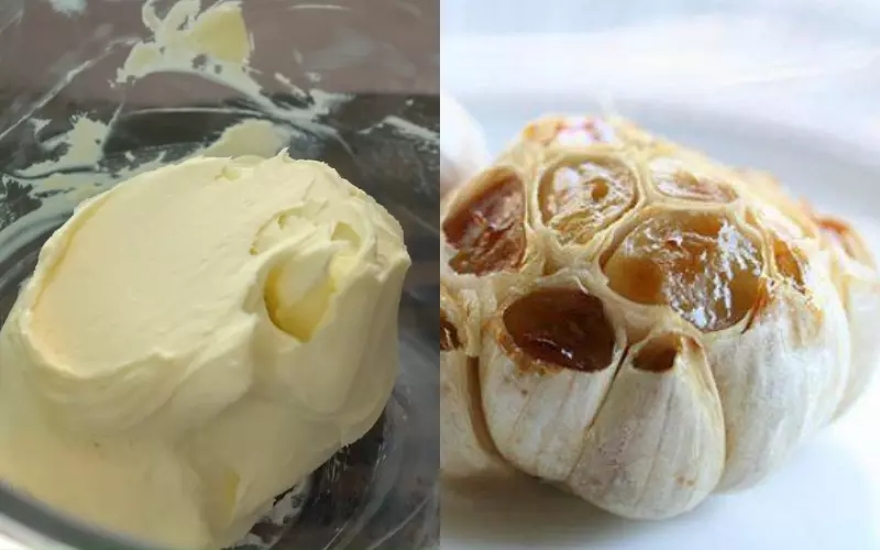 Tiếp theo các bạn nướng tỏi và trộn nhân phô mai