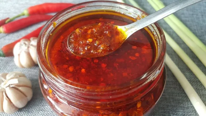 Nên bảo quản sa tế trong lọ thủy tinh và để trong ngăn mát tủ lạnh