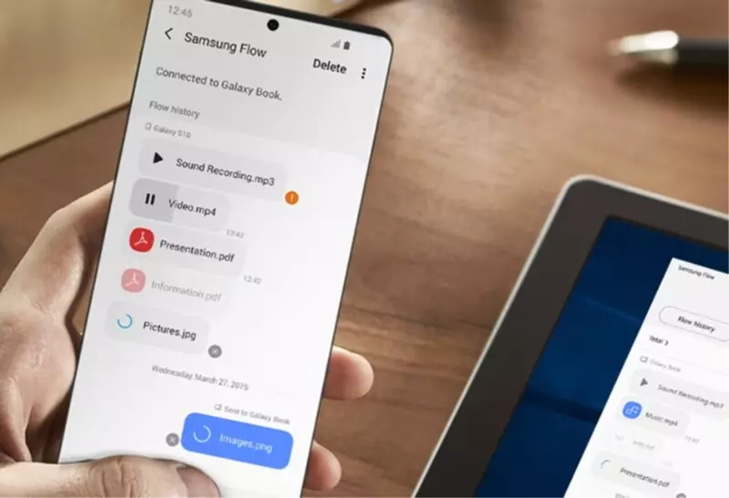 Ứng dụng này cũng hỗ trợ chuyển file giữa điện thoại và máy tính một cách nhanh chóng
