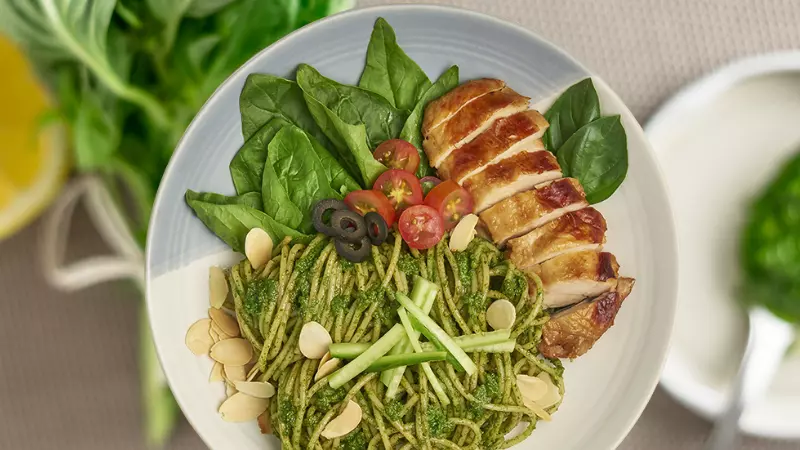 Mì Ý gà sốt Pesto chanh
