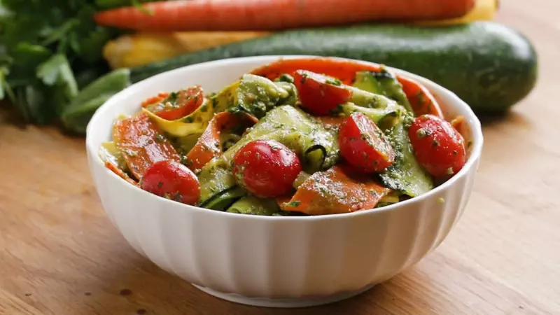 Salad rau củ sốt Pesto