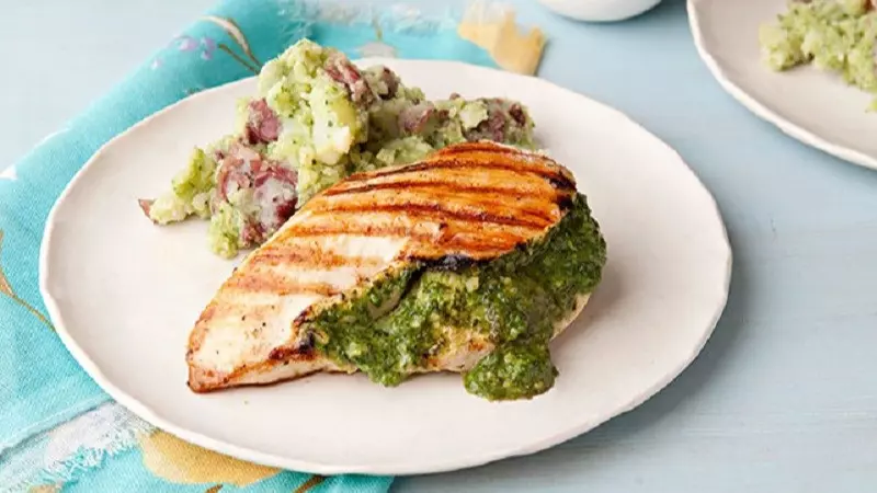 Làm món nhồi với sốt pesto