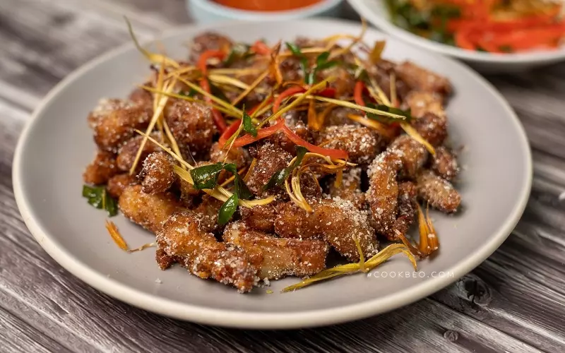 Nguyên liệu của món sụn gà rang muối