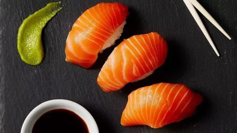Hầu hết các loại cá được sử dụng trong Sushi đều tươi mới và rất giàu i-ốt, protein, vitamin và khoáng chất