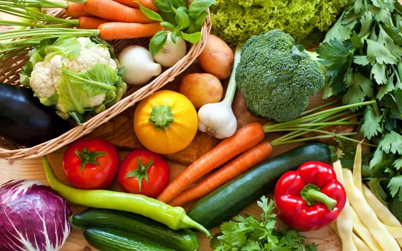 Rau chứa nhiều vitamin và chất xơ, làm thực phẩm không thể thiếu đối với cơ thể