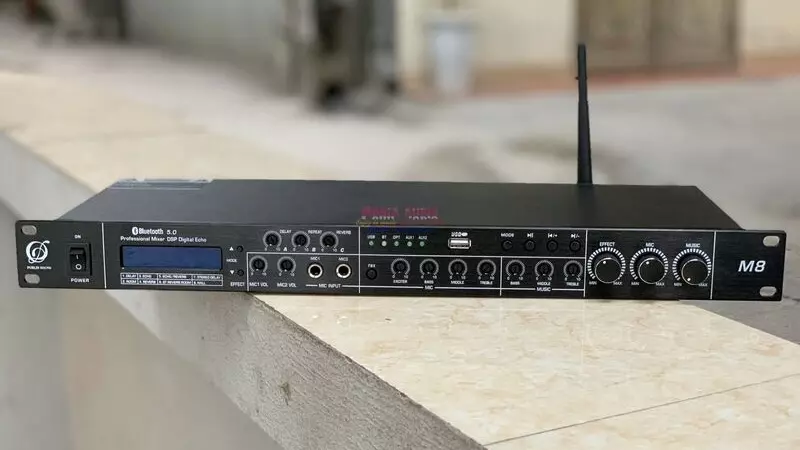So với các dòng vang số, âm thanh được xử lý qua vang cơ sẽ không được chi tiết bằng