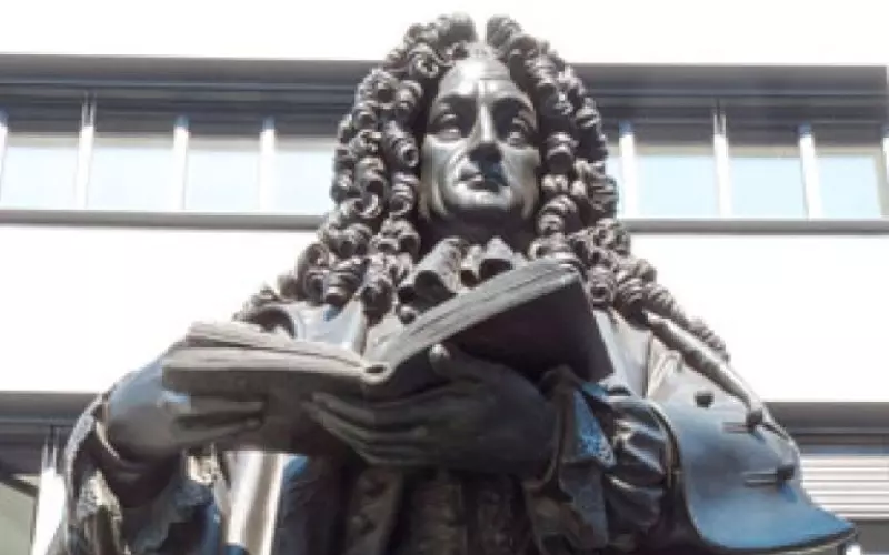 Khám phá ra vi tích phân độc lập với Isaac Newton