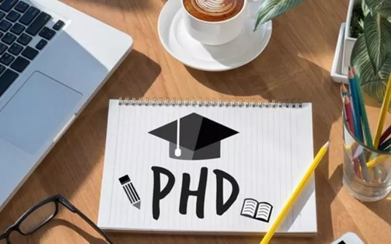 Ph.D, Dphil - là từ viết tắt của cụm từ tiếng Anh Doctor of physolophy có nghĩa là Tiến sĩ/Chuyên gia triết học