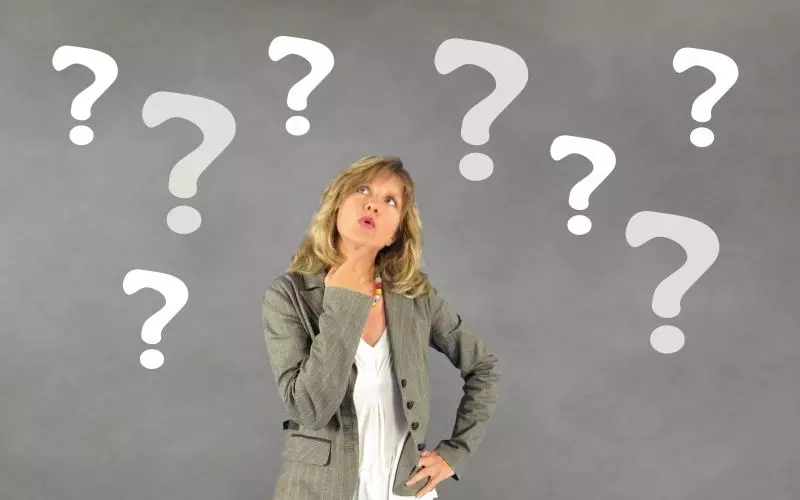 Khởi ngữ thường đứng trước chủ ngữ hoặc đứng ở đầu câu