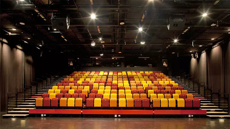 Phần khán giả của theater studio