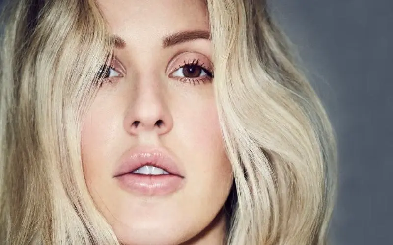 Nhiều người đã sử dụng hình ảnh và ca từ của bài "Anything Could Happen" do Ellie Goulding sáng tác để đăng tải lên IG