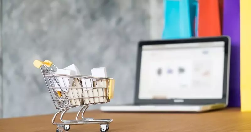 Add to cart có nghĩa là thêm vào giỏ hàng