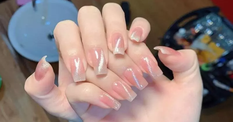 Top gel là lớp sơn bóng trong suốt để bảo vệ những lớp màu bên dưới