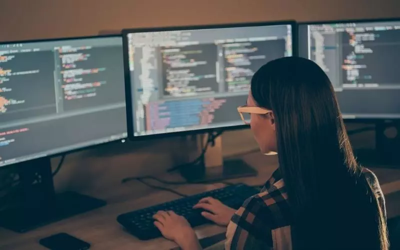 Script có bảo mật tương đối kém, trong các doanh nghiệp thường ít thấy ngôn ngữ này xuất hiện