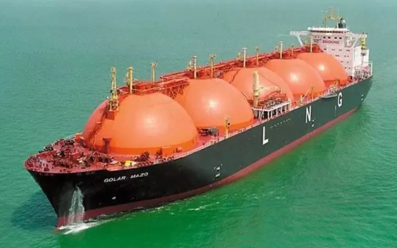 Tanker là một từ để chỉ những con tàu được thiết kế đặc biệt để vận chuyển những kiện hàng thuộc dạng lỏng