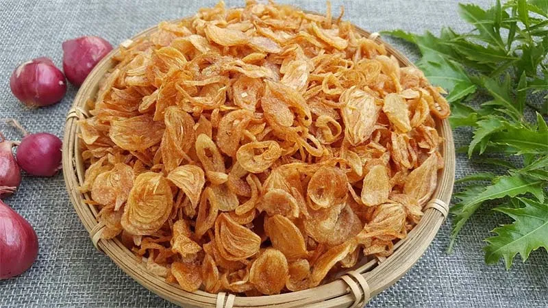 Làm hành phi thơm ngon ăn kèm